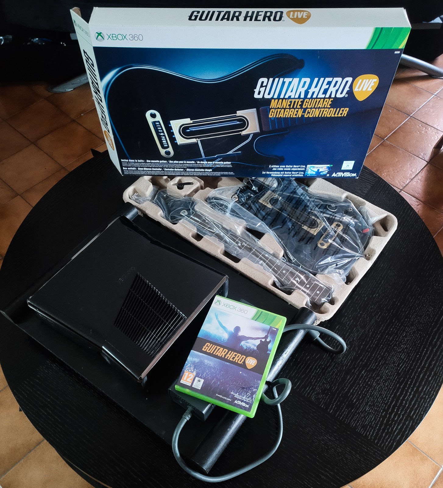👻 Pack XBOX 360 Slim + Guitare Guitar Hero Live Boîte + Jeu + Alimentation