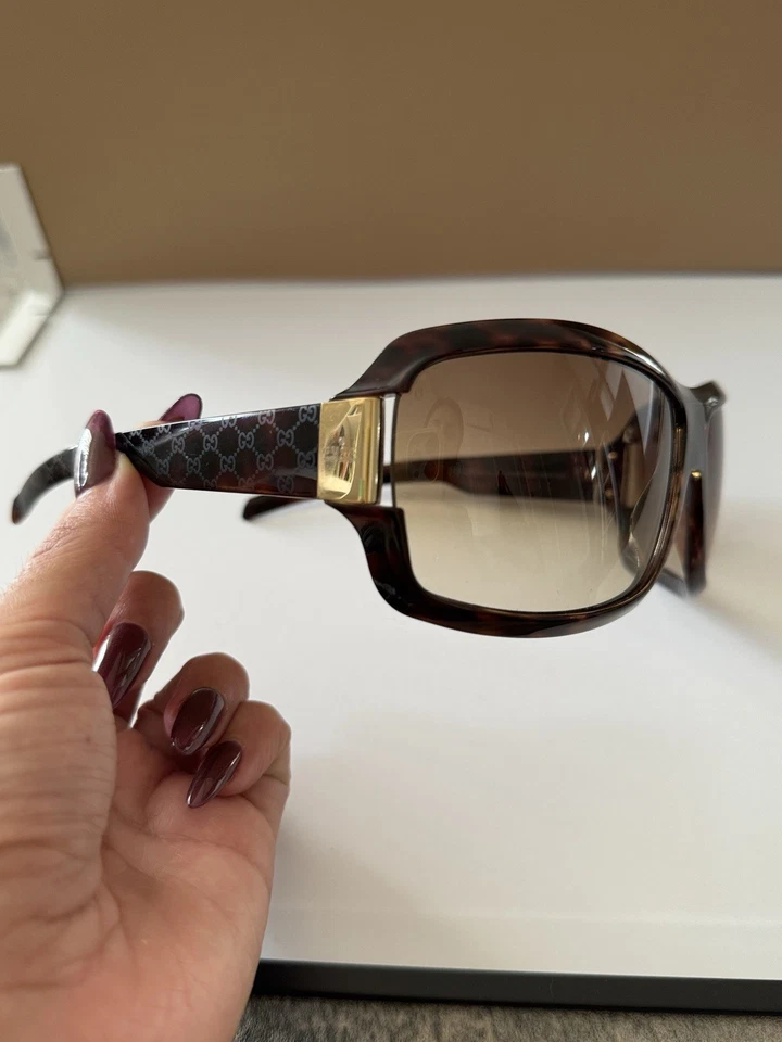 Óculos de sol marrom GUCCI escudo de concha de tartaruga – Feito na Itália – Autêntico - Imagem 4 de 4