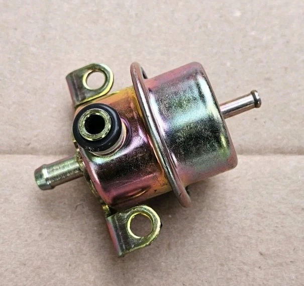 Porsche 944 924 1985 1987 2,5 regulador de presión de combustible Bosch 0280160227 2,5 bar Foto 3 de 4