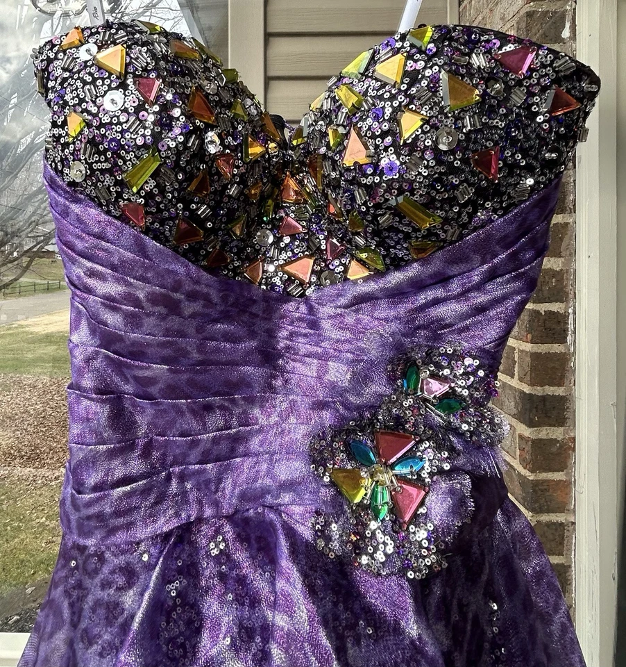 Ropa formal alta/baja de Riva Designs talla 10. Cheetah púrpura con top/falda con cuentas Foto 2 de 4