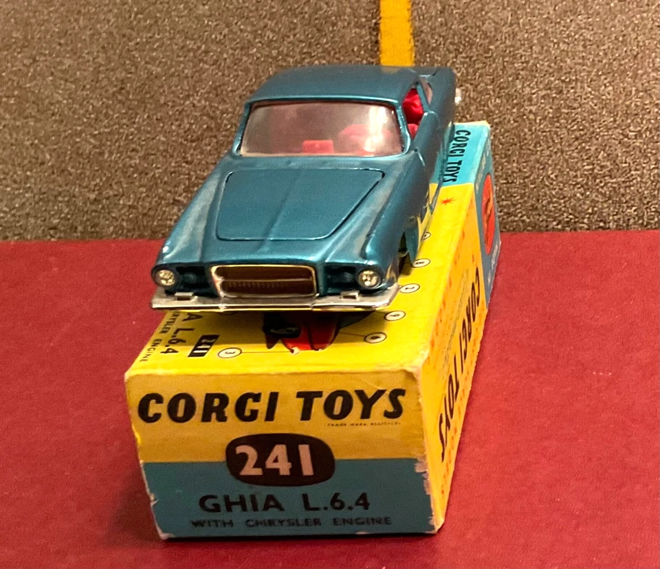 1963 CORGI Mettoy Great Britain CHRYSLER GHIA L.6.4 Coupé #241 metallic blue - Image 2 of 4