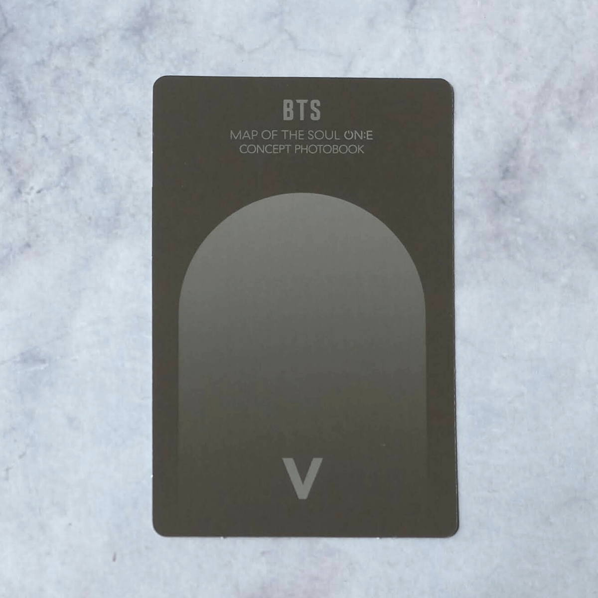 防弾少年団(BTS) - BTS MAP OF THE SOUL ON:E 写真集  ホログラム テテ BTS - BTS MAP OF THE SOUL ON:E CONCEPT PHOTO BOOK SPECIAL