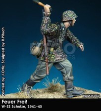 RADO MINIATURES RDM35040 WWII FEUER FREI W-SS SCHUTZE W/ KAR98K, 1941-45
