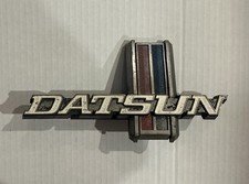 1970-1976 Datsun 620 Grille Grill Emblem Badge Logo Chrome White Oem Nissan