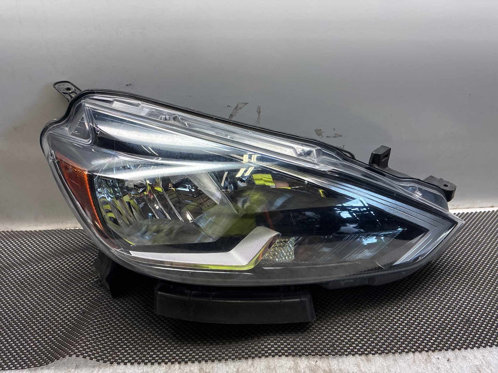 Headlamp Assembly NISSAN SENTRA Right 16 17 18 19