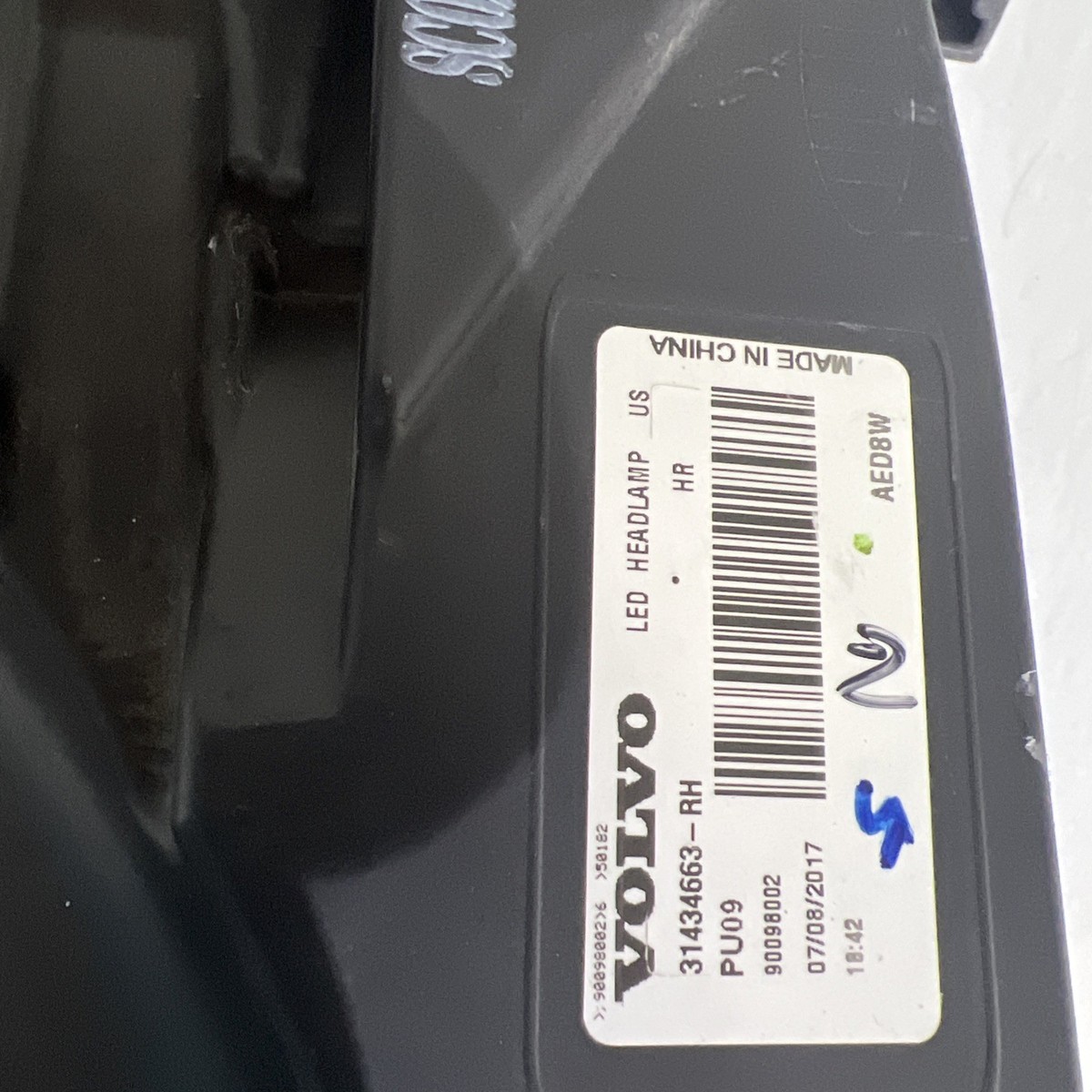 2019 Volvo S90 RH Passenger side LED Active P/N 31434663-RH