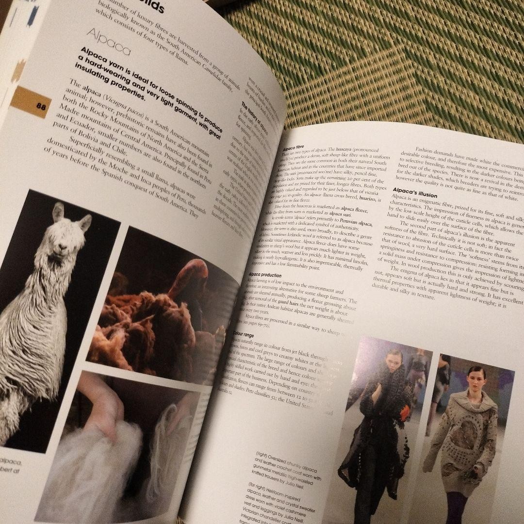 fabric for fashion thecomplet guide 洋書 Fabric for Fashion: The Complete Guide Second Edition