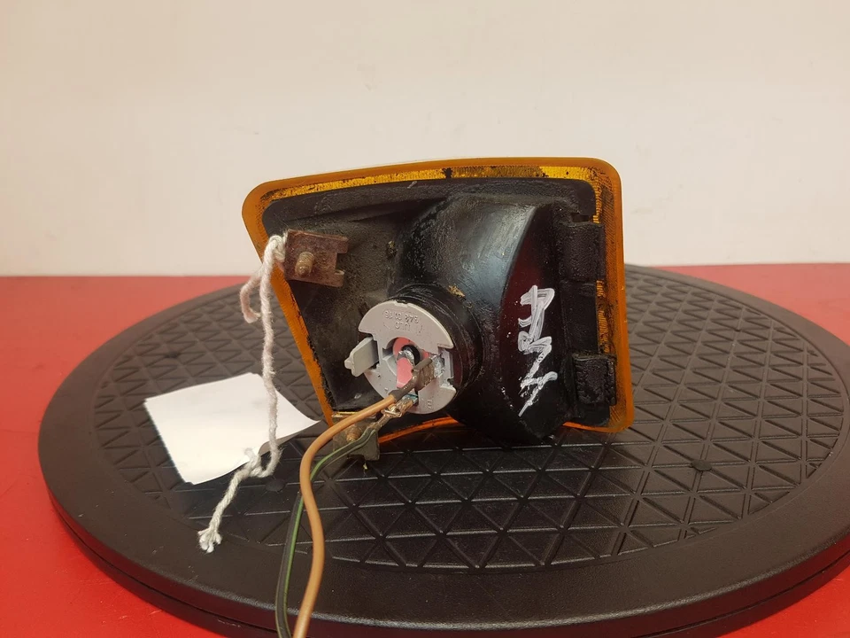 1988 VOLKSWAGEN TRANSPORTER OFFSIDE DRIVERS INDICATOR - Image 4 of 4