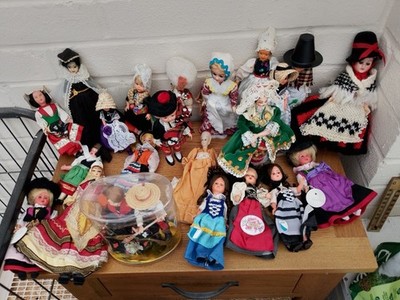 VINTAGE KONVOLUT FOLKLORE/EINHEIMISCHE PUPPEN DER WELT  