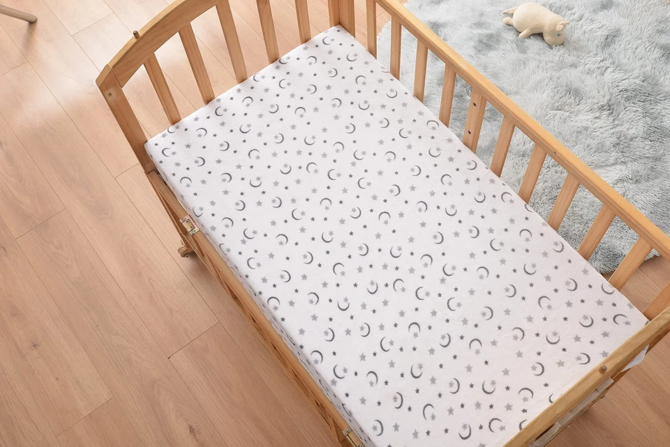 Acogedoras sábanas ajustables de microfelpa suaves y cálidas de vellón con luna y estrellas -... Foto 2 de 4