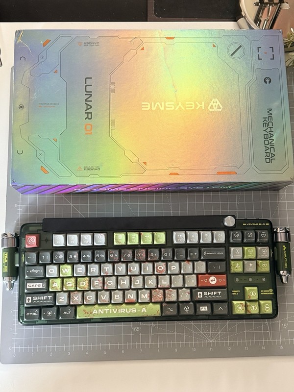 KEYSME LUNAR 01 WIRELESS GASKET  Green MECHANICAL KEYBOARD Ghost Spaceship