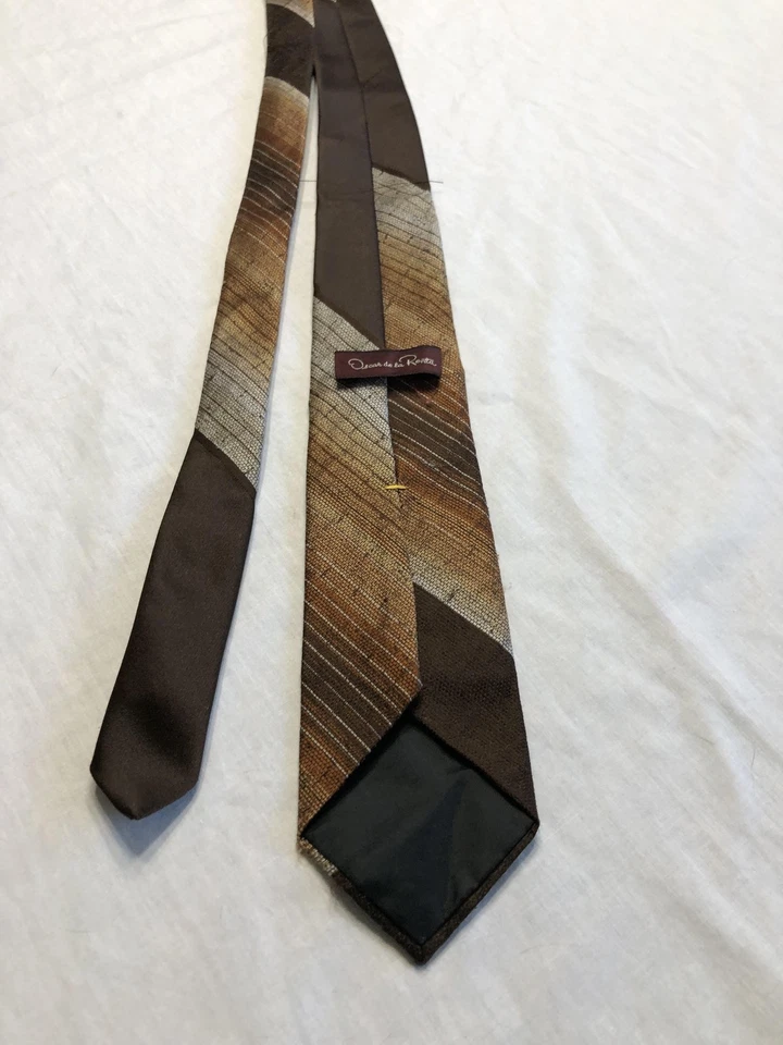 Corbata vintage Oscar de la Renta para hombre marrón beige a rayas años 70 80 Foto 3 de 4