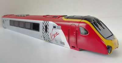 Bachmann Spur O BR Class 220 Voyager DEMU Driving Car Body Virgin 60417 #2