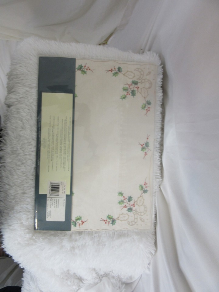 New Lenox Fine Linens Christmas Placemats and Napkins New In Package