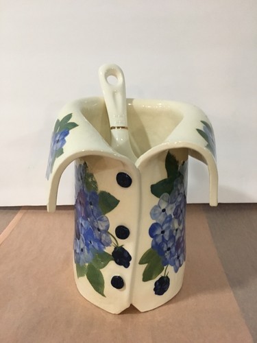Roxie Studio Kunstkeramik Utensil Vase Weinhalter Hemd blau Hortensie Blumen - Bild 5 von 11