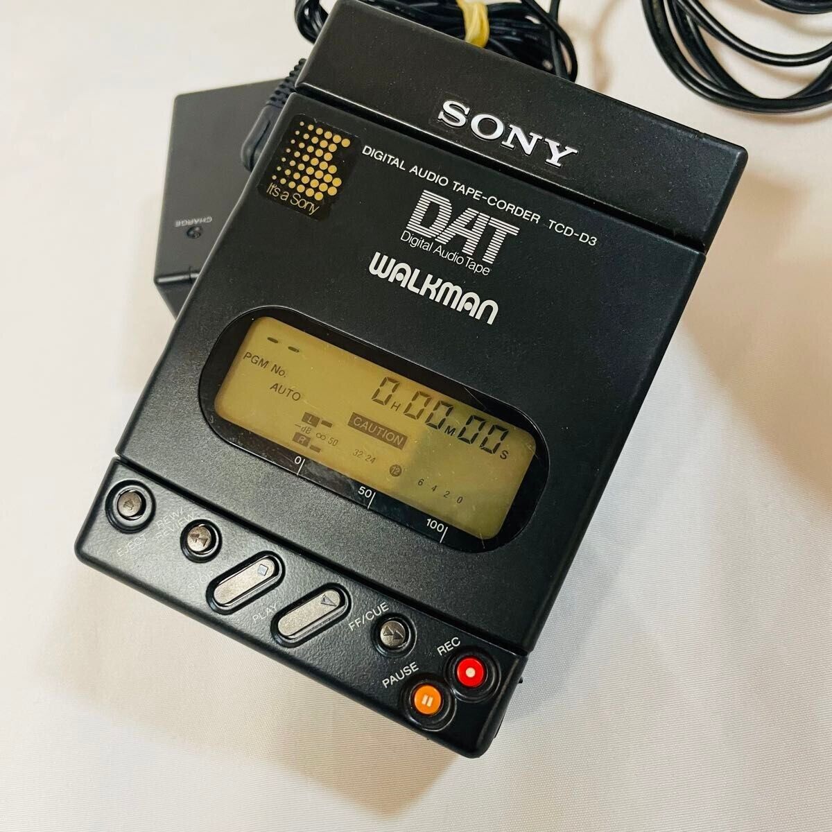 SONY TCD-D3 WALKMAN テープレコーダー DAT ウォークマン Sony TCD-D3 Portable DAT Recorder Digital Tape Japan Used