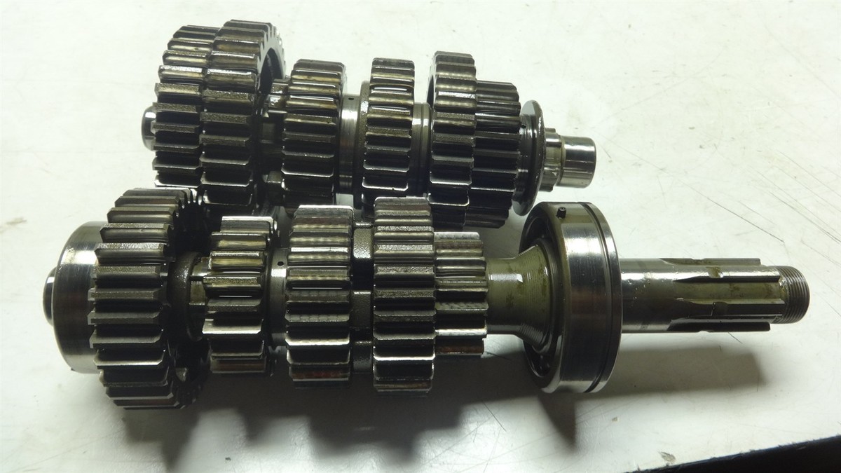 81 YAMAHA XJ650 MAXIM XJ 650 YM121B ENGINE TRANSMISSION GEAR SHAFT