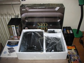BOXED NEO GEO AES CONSOLE JAP+SAMURAI 1, 2, FATAL FURY SPECIAL