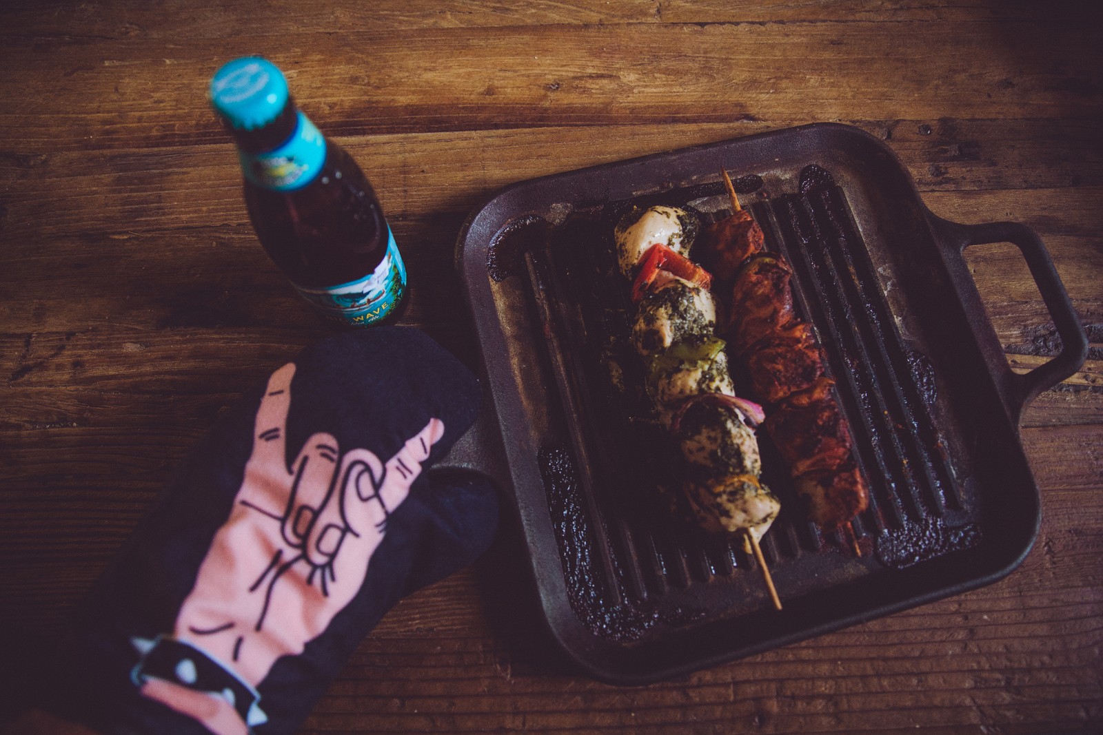 Rock Hand Oven Mitt Metal Rock and Roll Music Graphic Novelty Kitchen