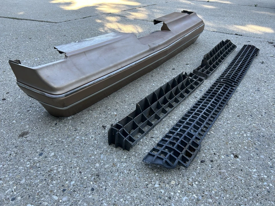 1986-1988 Chevrolet Monte Carlo LS Luxury Sport Rear Bumper Cover w/Supports - Image 3 of 4