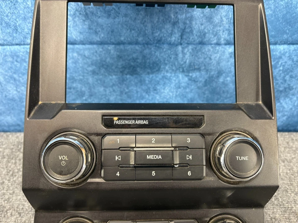 FORD F250 2019-2022 RADIO CLIMATE AUTO CONTROL PANEL FOR 8.0" SCREEN OEM - Image 3 of 4