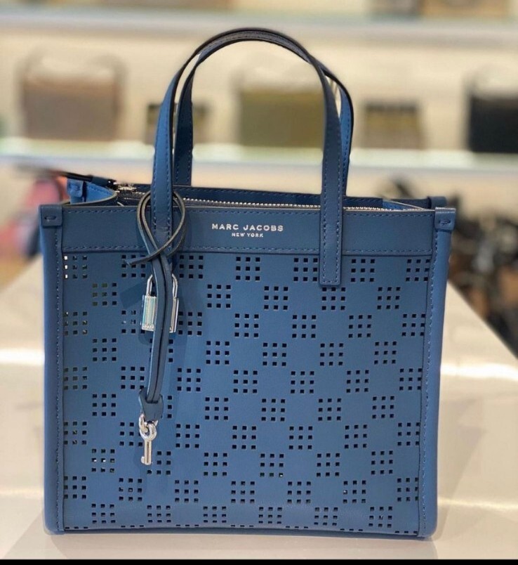 関税込★Marc Jacobs★H007L01SP22★Perforated Grind Tote Bag MARC JACOBS Perforated Grind Tote Bag H007L01SP22 NWT SRP