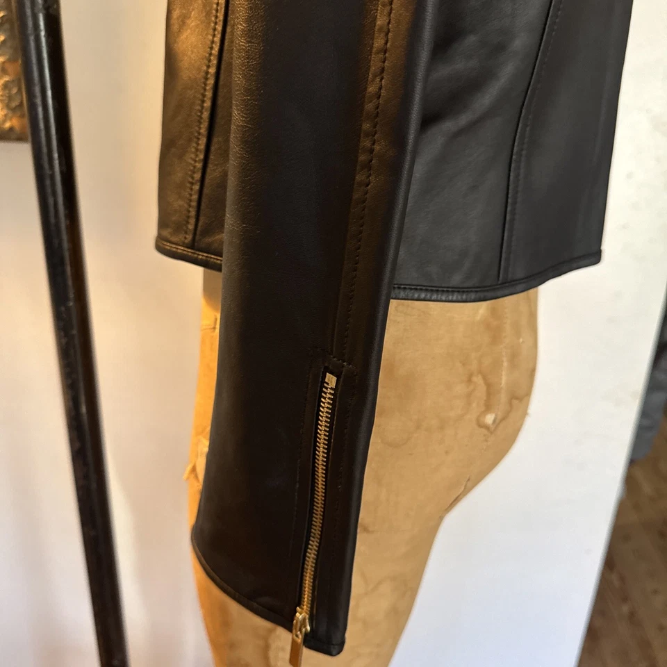 Chaqueta de cuero negra St John Knits Napa caviar/forro de seda a rayas talla 8 Foto 3 de 4