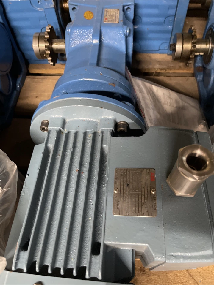 ABB 3 PHASE AC MOTOR and Gear Reducer | M2JA 80M4B | 3GJA082302-BSCX | K47-56 - Image 2 of 4