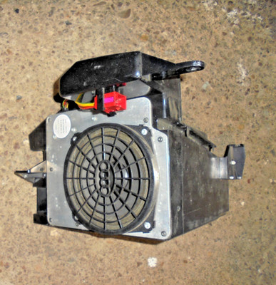 Bassbox Subwoofer Lautsprecher Box  8L0035381 G   Audi A3 8L