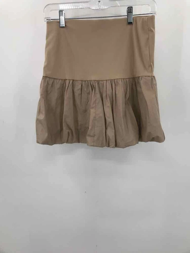 Minifalda de segunda mano Sans Souci bronceada talla mediana línea A Foto 2 de 3