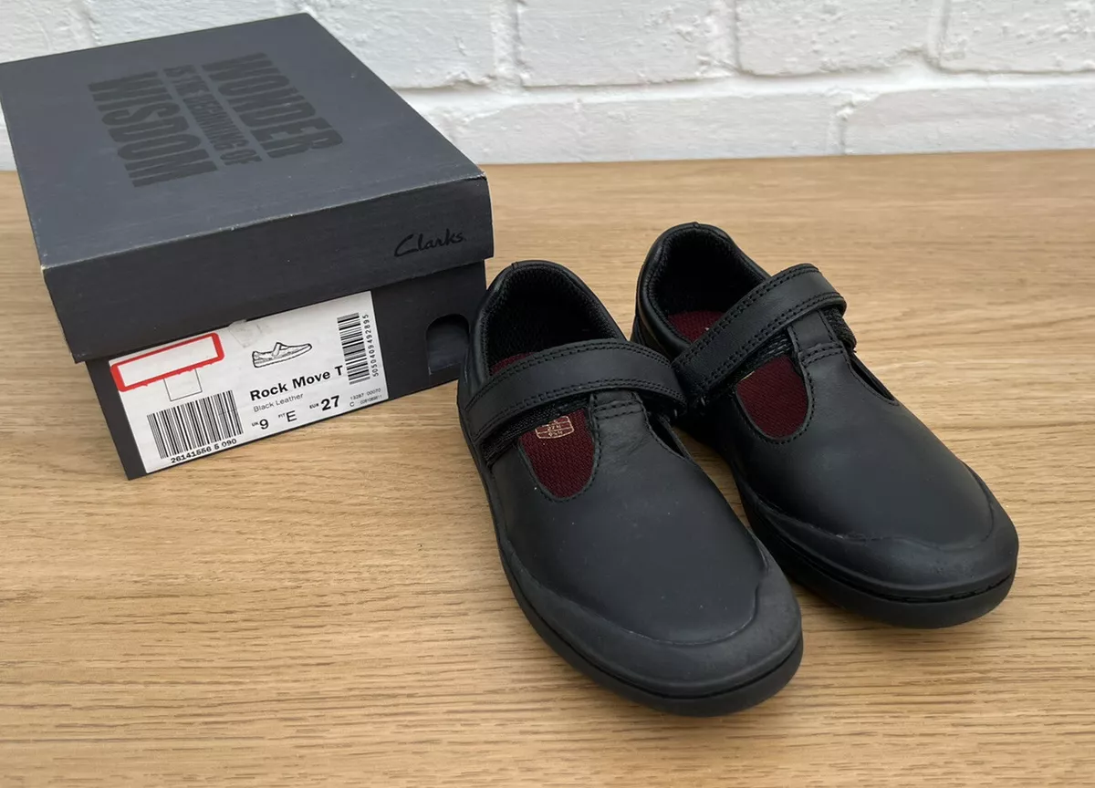 Clarks narrow best sale fit shoes