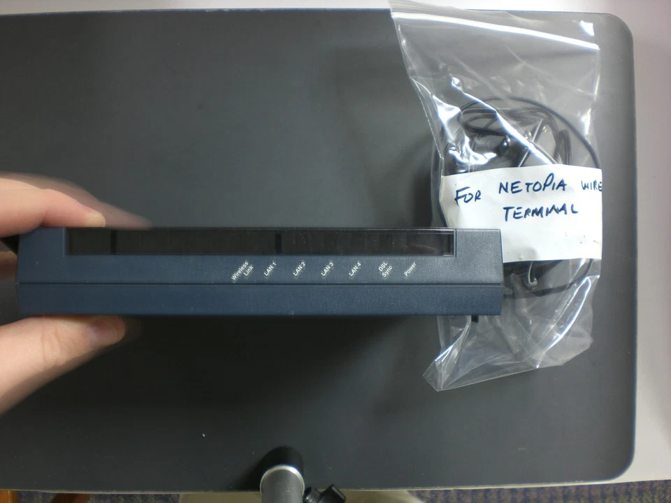 Netopia 3347NWG-006 DSL wireless router USED 4 LAN + POWER CORD - Image 2 of 4