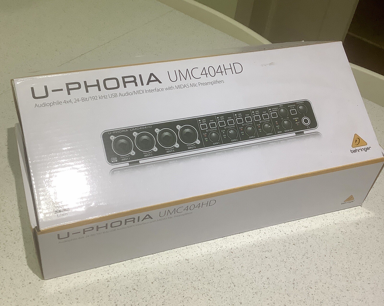 Behringer UMC404HD 4x4 24Bit/96 kHz USB Audio/MIDI Interface Midas Mic