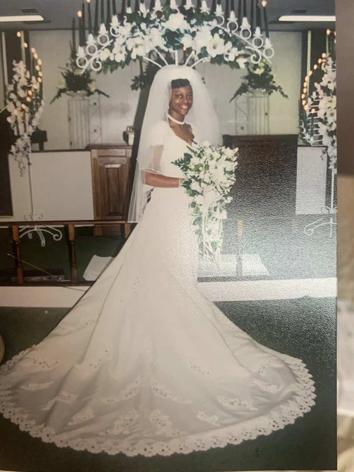 Davids Bridal Wedding Dress - Image 4 of 4