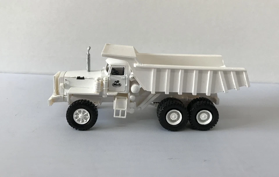 BLANCO HO 1/87 MACK LRVSW 6x4 34 toneladas - Modelo de resina listo para usar Foto 4 de 4