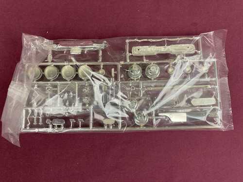Vintage AMT 1/25 1966 T-Bird Hardtop/Convertible Model Kit #2208 - 99% Complete - 第 9/12 張圖片