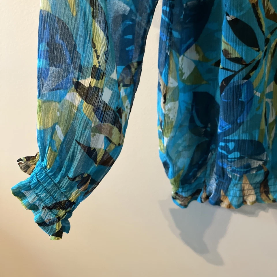 Blusa para mujer Chico’s 100 % seda semi transparente manga larga talla 3 azul verde floral Foto 2 de 4