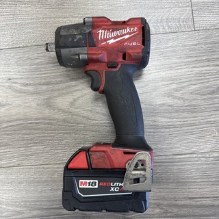 Milwaukee 2962 20 M18 18V 1/2" Square Ring Impact Wrench