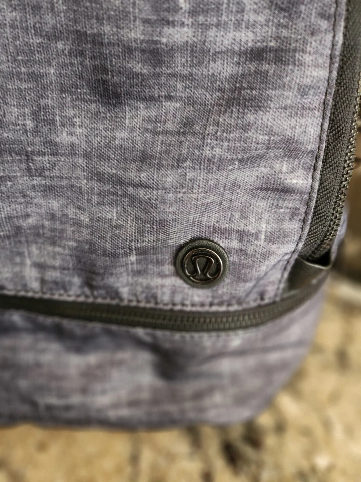 lululemon city adventurer backpack Cruiser Day Pack Small - Image 3 of 4