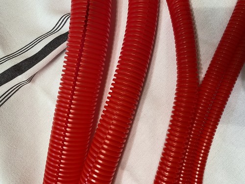 Split Loom Tubing Wire & Hose Cover 1/4", 3/8", 1/2", 3/4", 1" (5 pieces) Red - Picture 5 of 6