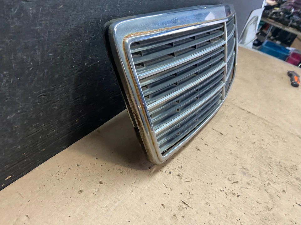 Mercedes-Benz W140 S600 S500 S320 1994 a 1999 parrilla superior delantera OEM N9217 Foto 3 de 4