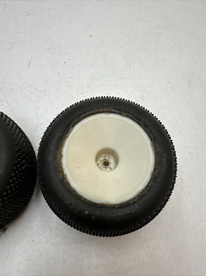 JConcepts 3040 Vintage Flip Outs Pin Deep Dish Rear Tires (2) Losi - Image 3 of 4