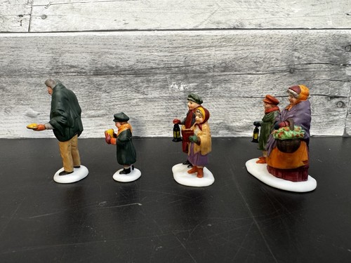 Dept 56 Carolers On The Doorstep, Christmas, Dicken’s Village Heritage # 5570-0 - Picture 2 of 8