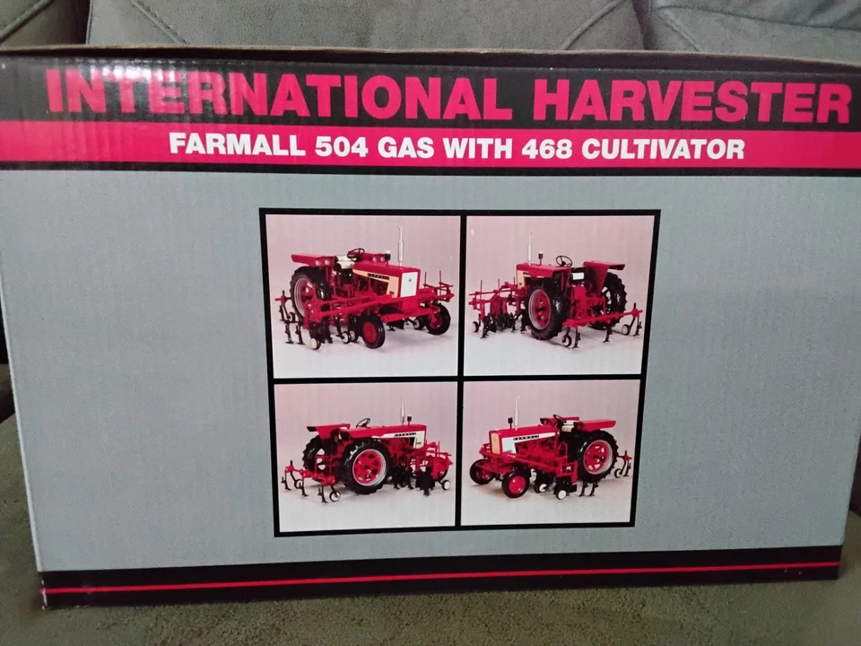 Gas Farmall 504 altamente detallado con cultivador 468 Foto 3 de 4