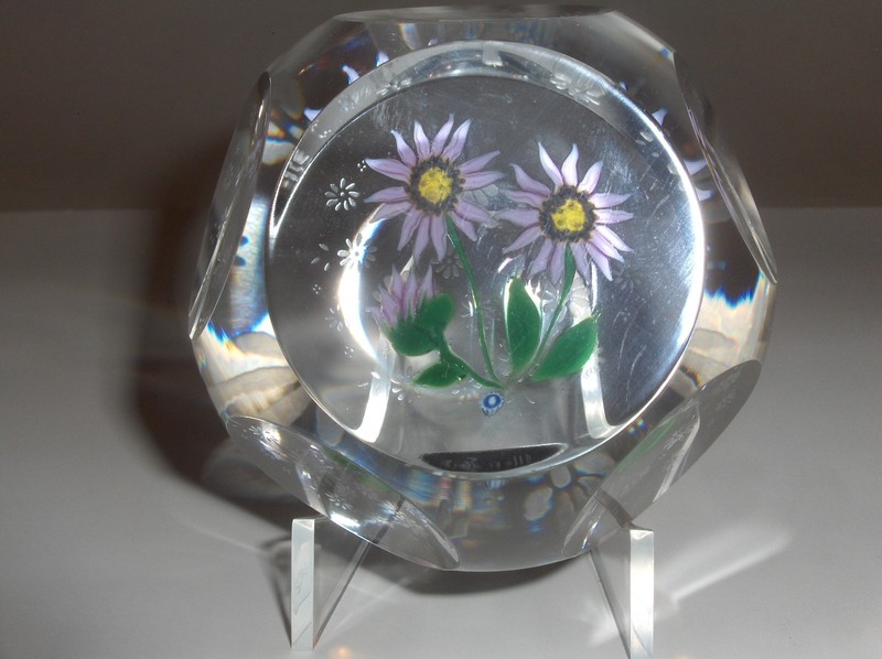 CAITHNESS/WHITEFRIARS "DAISY DUET"  Paperweight  with box   3"    LE  #14/50