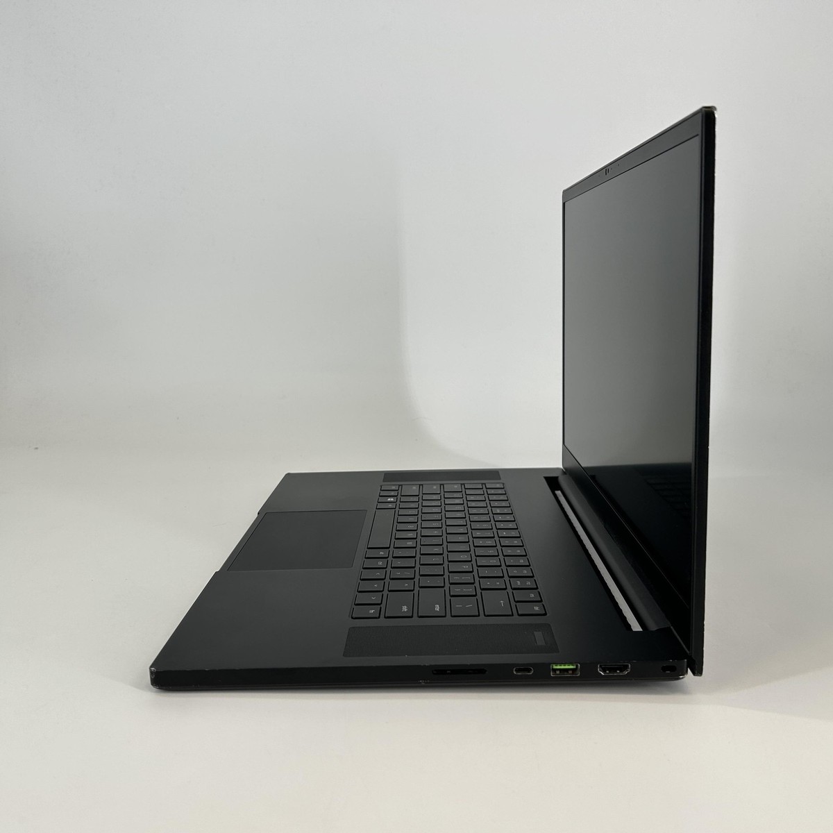 Razer Blade Pro 17 240Hz 2.6GHz i7-9750H 16GB 512GB SSD RTX
