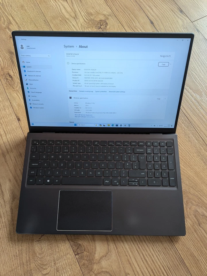 Dell Vostro 15 5510 Core i7 11390H 3,4Ghz 16GB RAM 512GB SSD 15,6" FHD 651