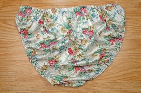 VINTAGE VICTORIA'S SECRET NYLON SHINY SLIPPERY PRETTY FLORAL BIKINI LARGE PANTY