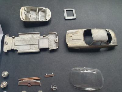 GORDON KEEBLE GT BA ENCO MODELS  WHITE METAL KIT UNASSEMBLED BOXED 1:43