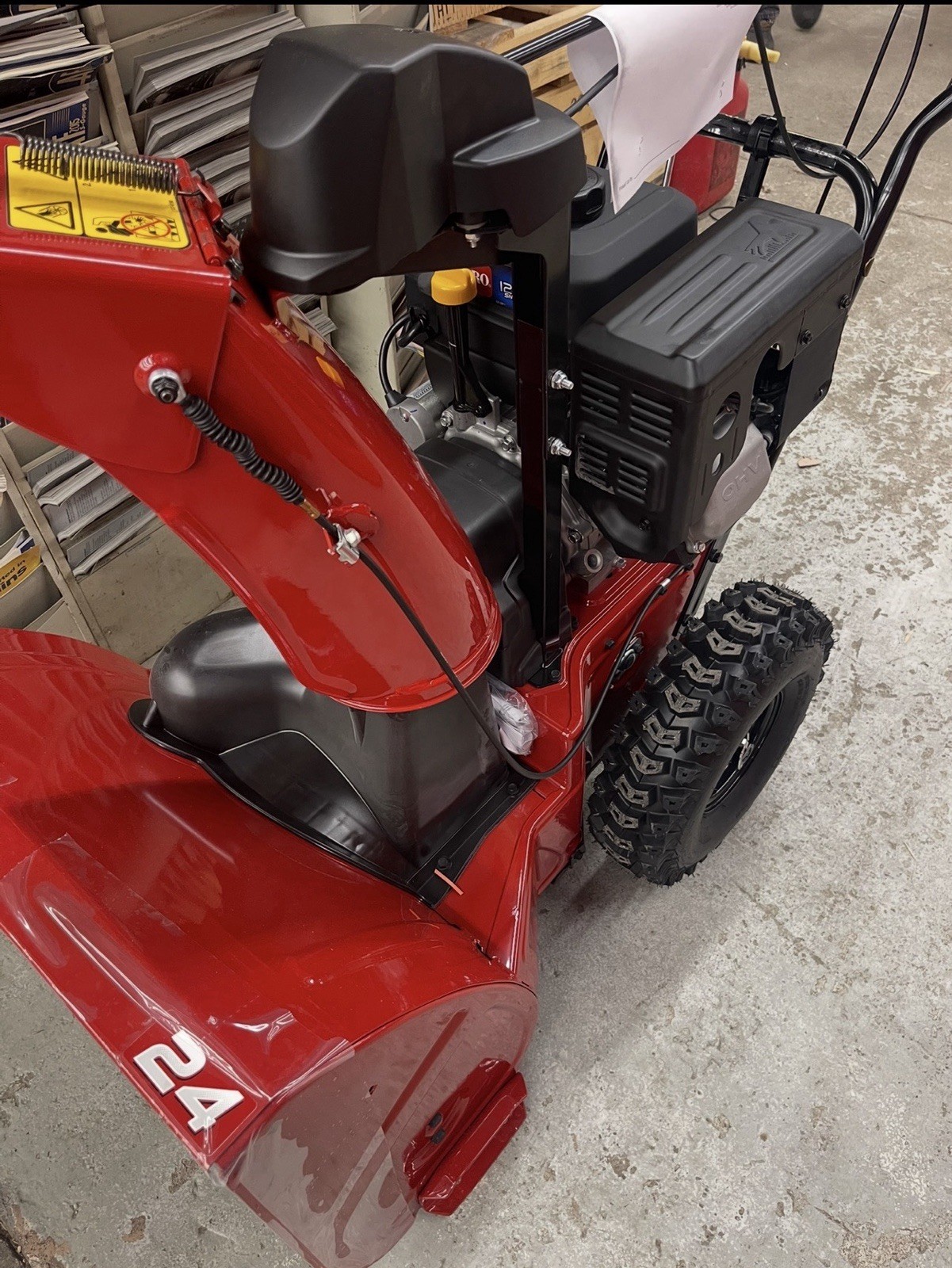 Power Max 824 24 In. 252cc Two-stage (37798)